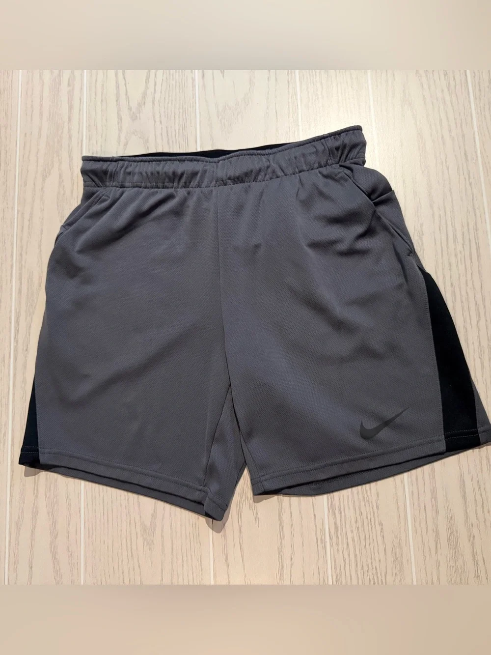 Nike Dri-FIT Gray Black Mesh Athletic Training Shorts Men’s Medium